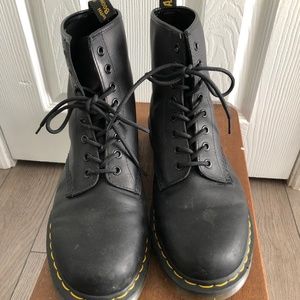 Dr Marten 8 up boots